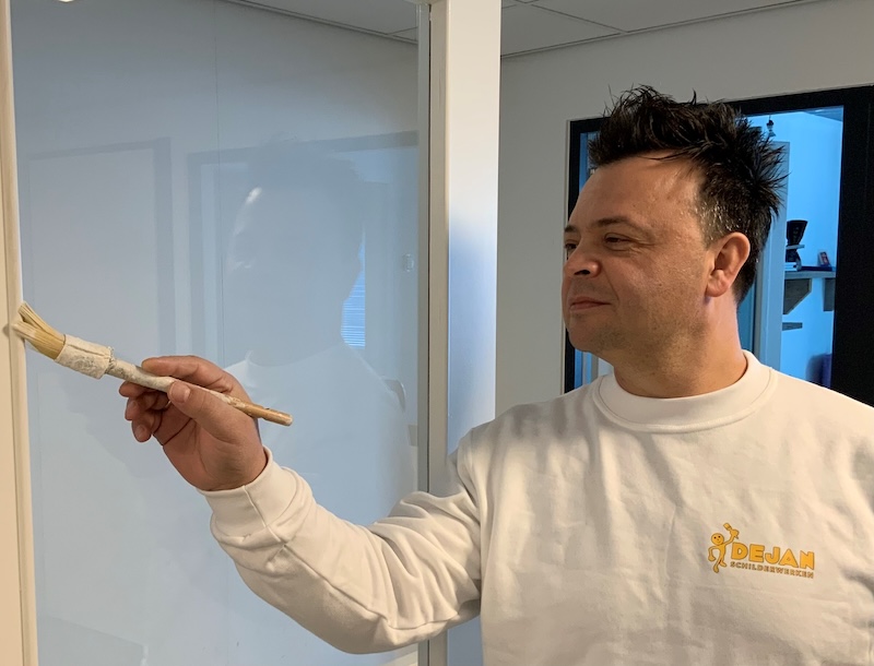 Dejan aan het werk